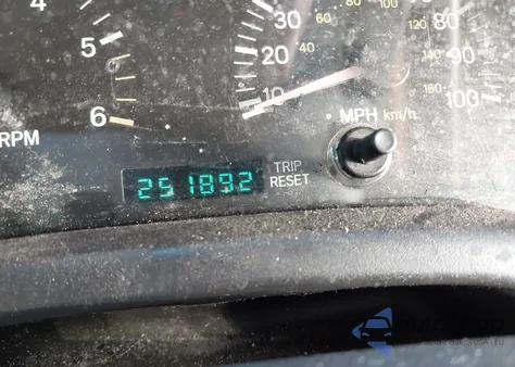 2000 Jeep Cherokee Sport from USA, damaged, VIN 1J4FT48S2YL238158